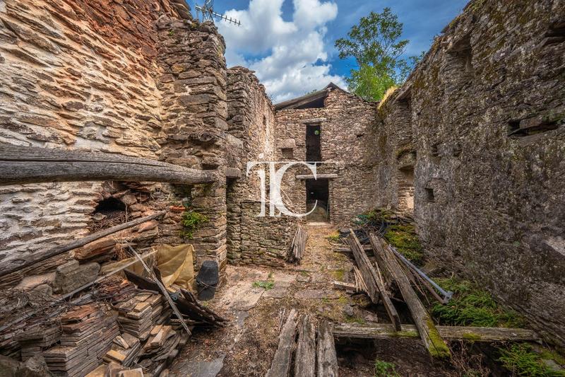 Maison en pierre - 82 m² - 7 pièces