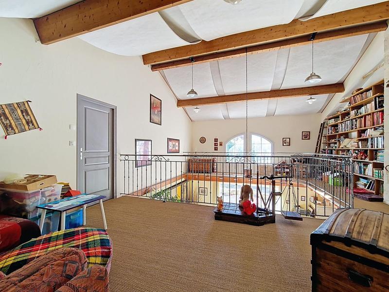 Maison - 262 m² - 7 pièces