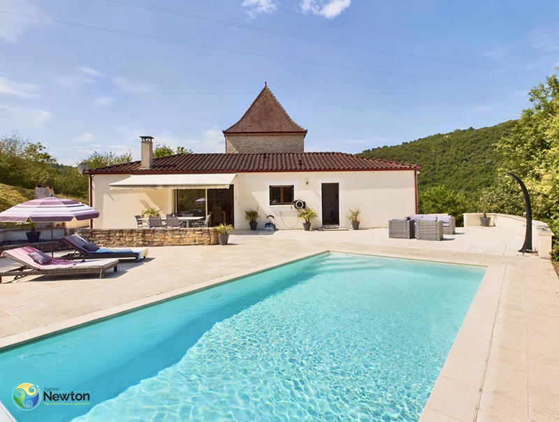 Maison - 202 m² - 5 pièces