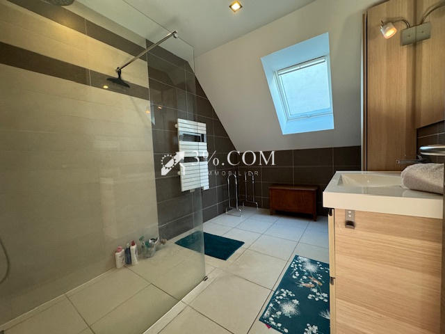 Maison - 170 m² - 5 pièces