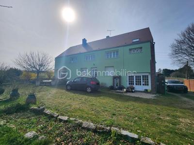 Maison traditionnelle - 308 m² - 10 pièces