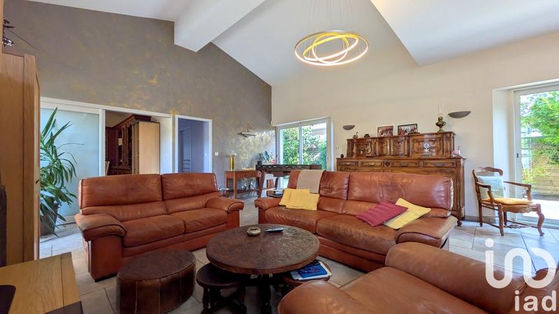 Maison - 218 m² - 6 pièces