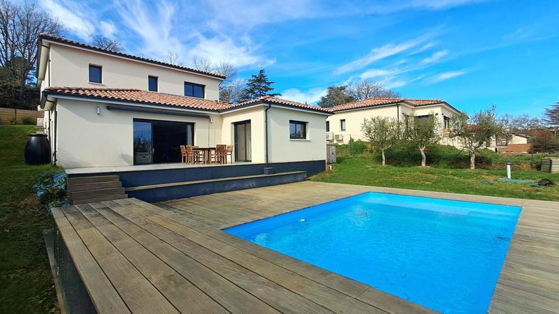 Maison - 179 m² - 5 pièces