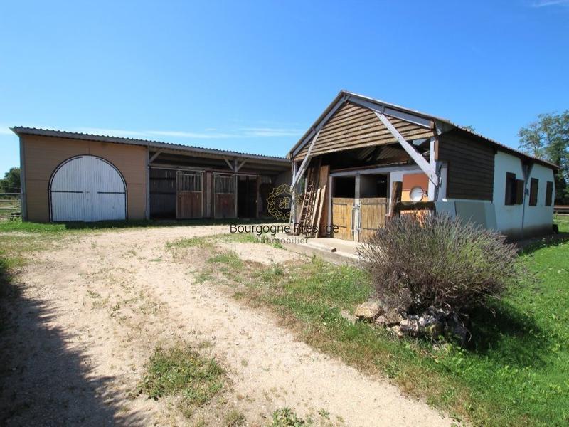 Propriété - 210 m² - 7 pièces