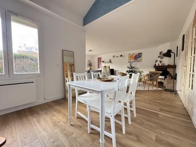 Maison - 105 m² - 6 pièces