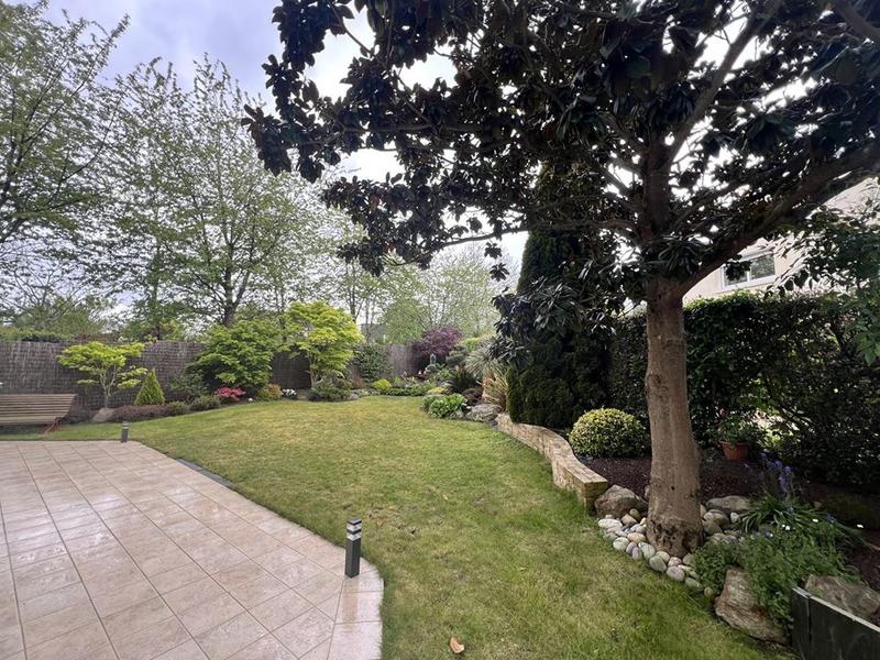 Maison - 246 m² - 8 pièces