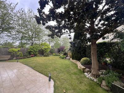 Maison - 246 m² - 8 pièces