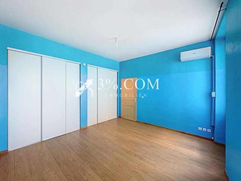 Maison - 232 m² - 8 pièces