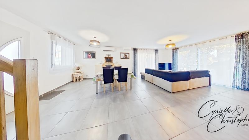 Maison - 104 m² - 5 pièces