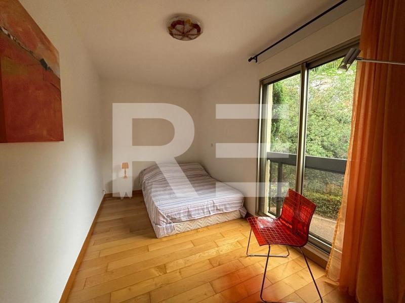 Appartement - 80 m² - 3 pièces