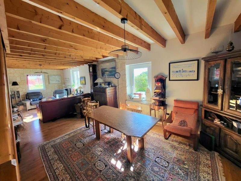 Maison - 335 m² - 14 pièces