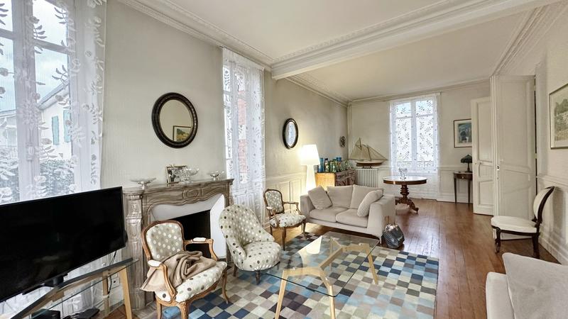 Maison bourgeoise - 202 m² - 8 pièces