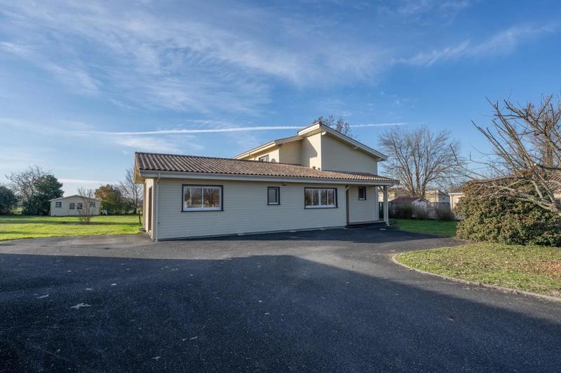 Maison - 196 m² - 6 pièces