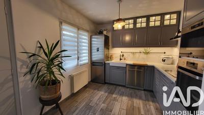 Maison - 99 m² - 5 pièces