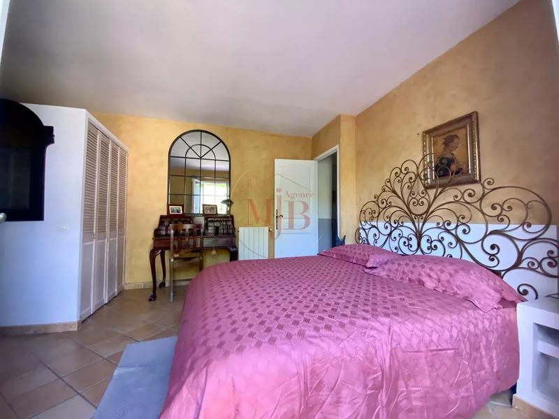 Villa - 210 m² - 7 pièces