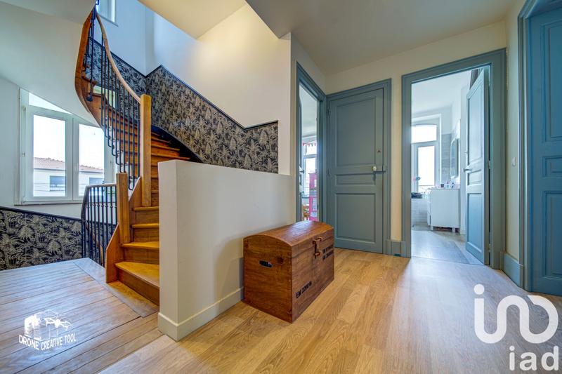 Maison - 323 m² - 13 pièces