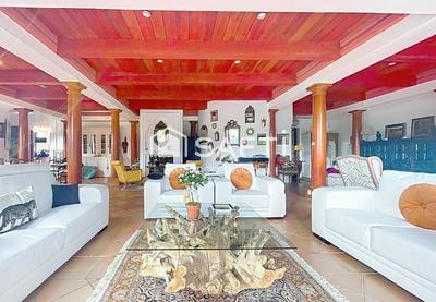 Maison - 289 m² - 7 pièces