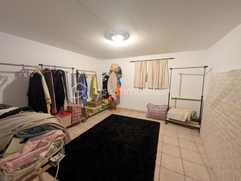 Maison traditionnelle - 186 m² - 8 pièces