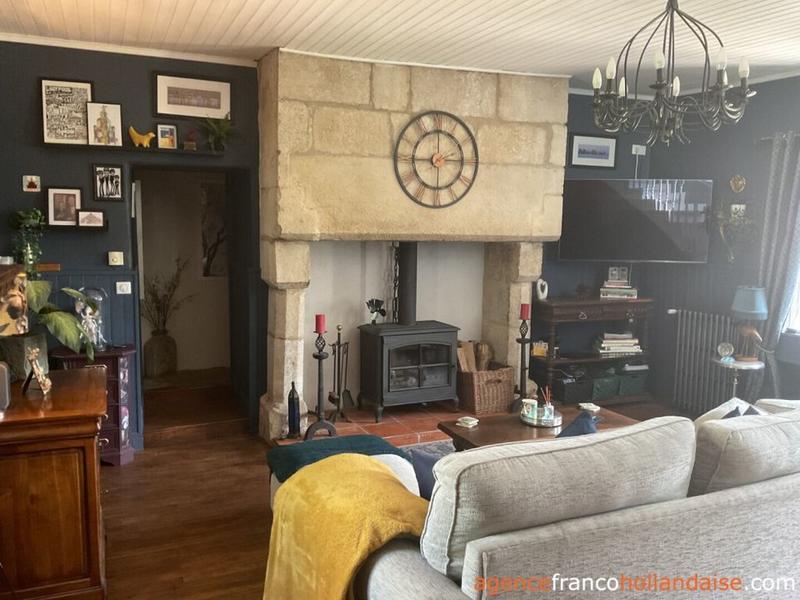 Maison - 280 m² - 12 pièces