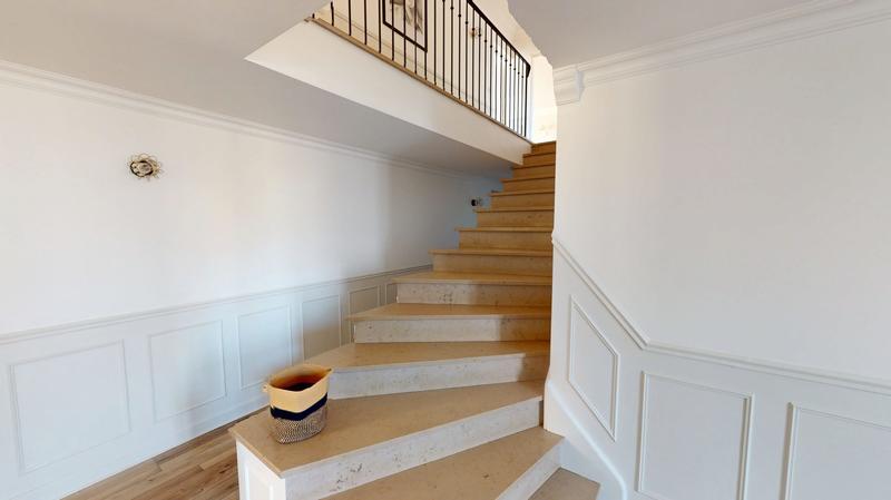 Maison traditionnelle - 195 m² - 7 pièces