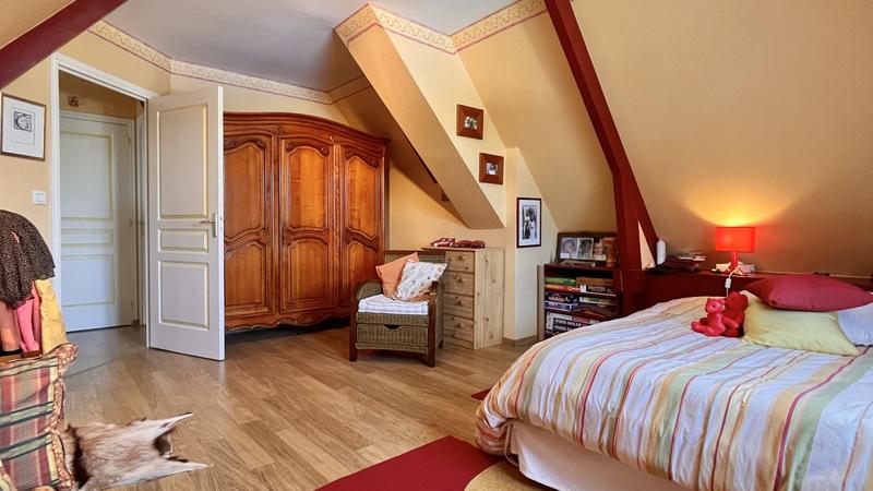 Maison - 230 m² - 6 pièces