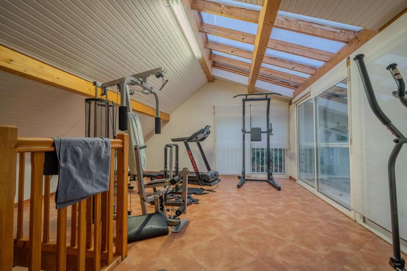 Maison - 330 m² - 9 pièces