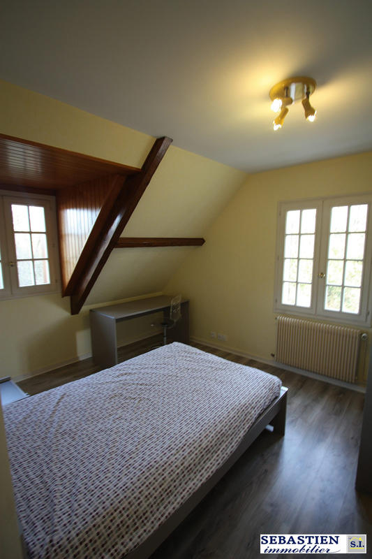 Maison traditionnelle - 239 m² - 11 pièces