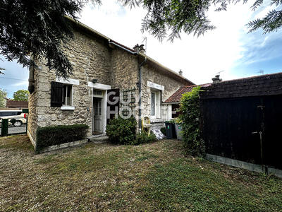 Maison - 83 m² - 5 pièces