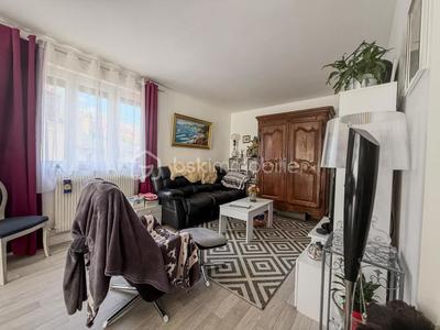 Appartement - 85 m² - 4 pièces
