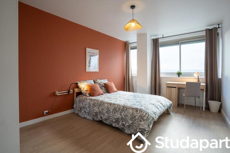 Chambre - 10 m² - 1 pièce