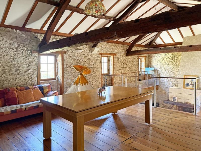 Propriété - 205 m² - 7 pièces