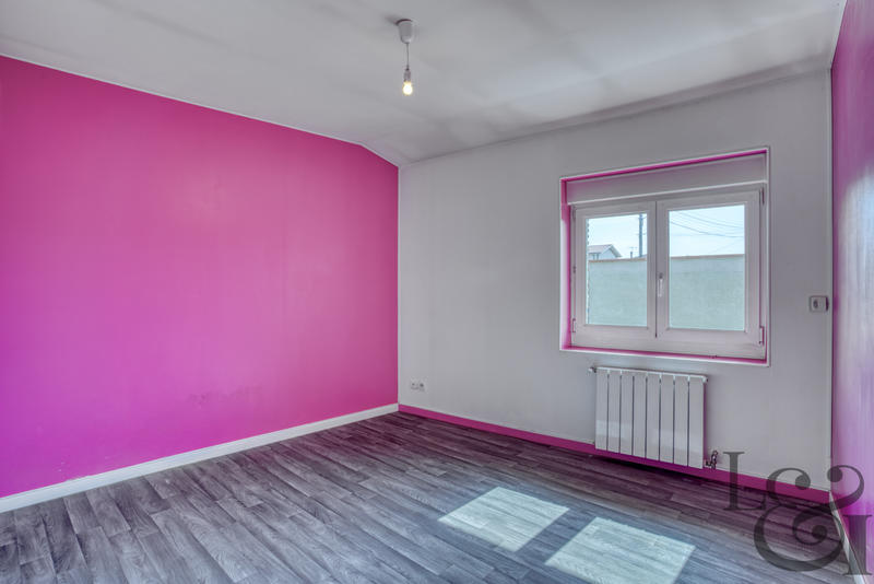 Maison - 170 m² - 9 pièces