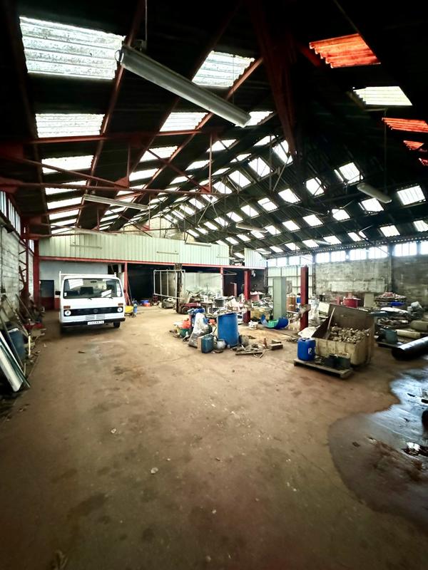 Entrepôt - 1 000 m²