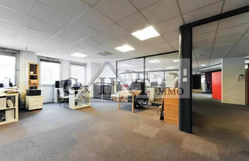 Bureau - 600 m²