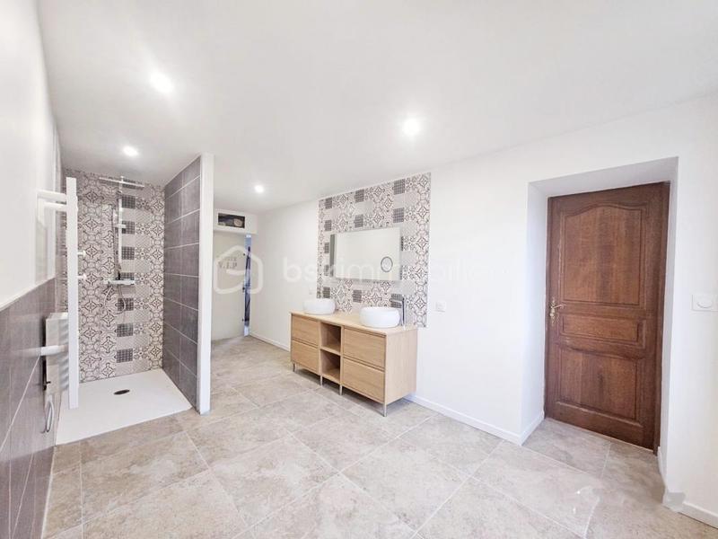 Maison traditionnelle - 192 m² - 10 pièces