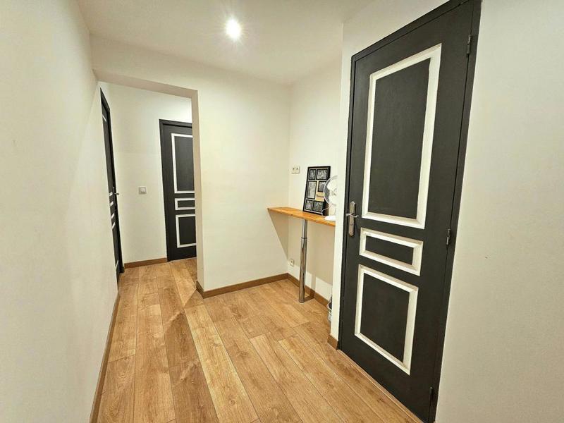 Maison - 221 m² - 8 pièces