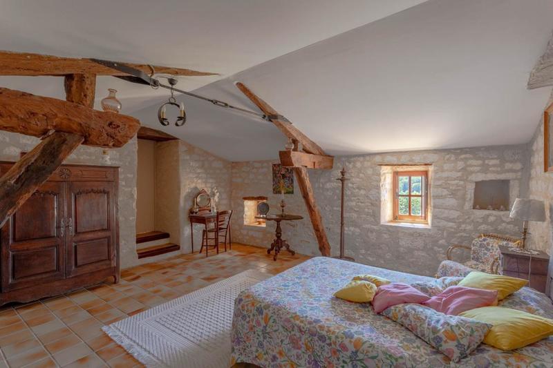 Maison en pierre - 192 m² - 6 pièces