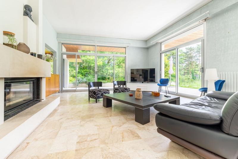 Maison - 371 m² - 9 pièces