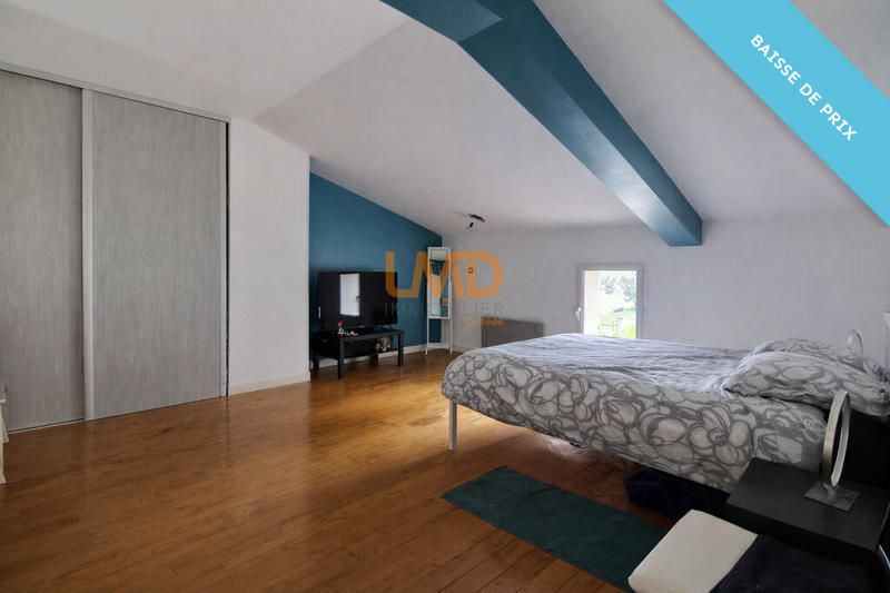 Maison - 199 m² - 7 pièces