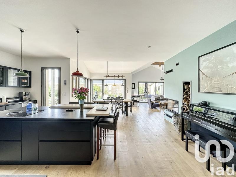 Maison - 192 m² - 7 pièces