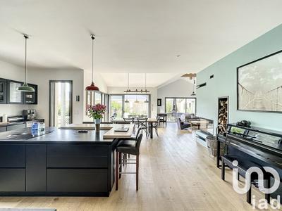 Maison - 192 m² - 7 pièces