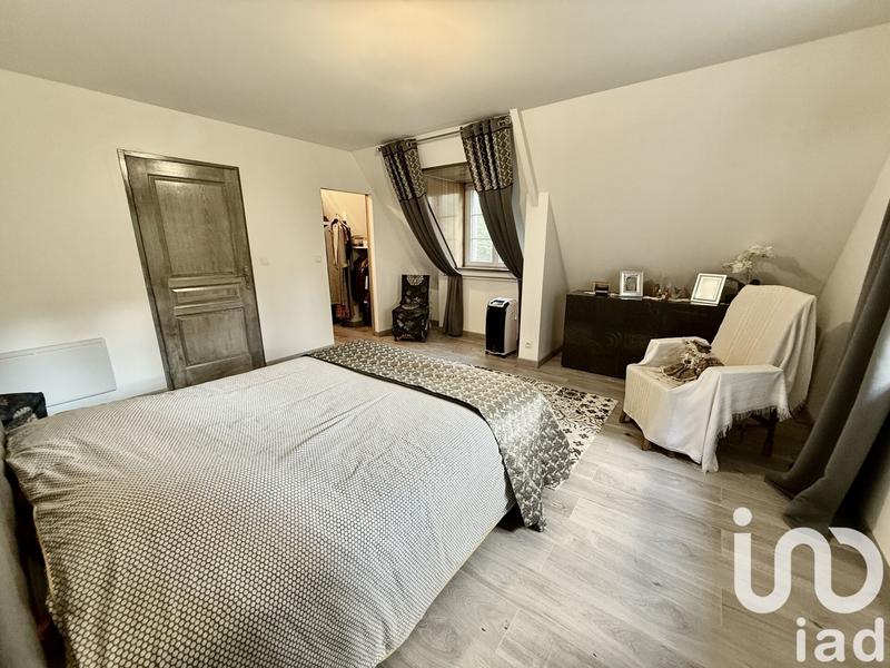 Maison - 200 m² - 11 pièces