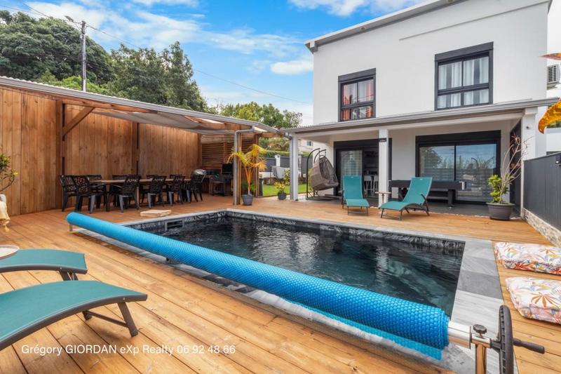 Maison - 138 m² - 5 pièces