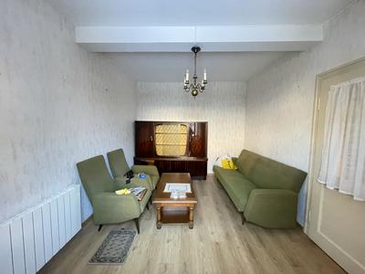 Maison - 93 m² - 5 pièces