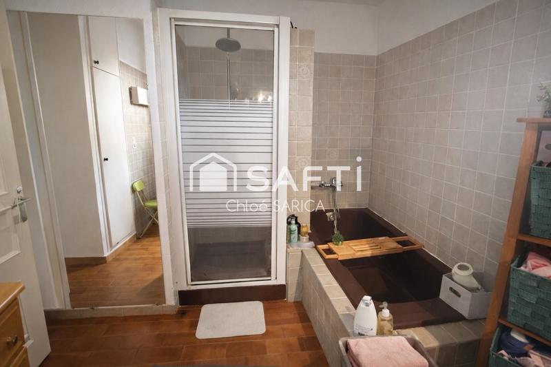 Maison - 247 m² - 6 pièces