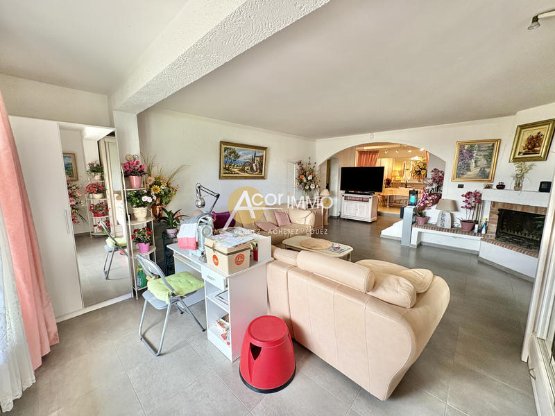 Maison - 211 m² - 9 pièces