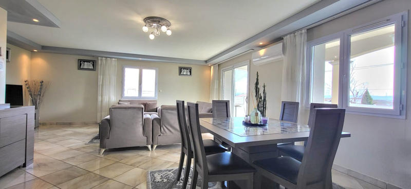 Maison - 140 m² - 6 pièces