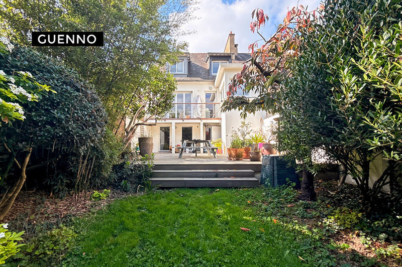 Maison - 207 m² - 8 pièces