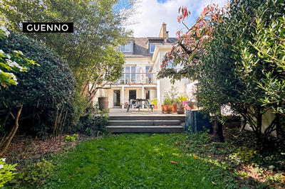 Maison - 207 m² - 8 pièces