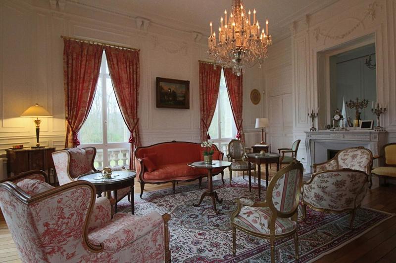 Demeure - 700 m² - 13 pièces